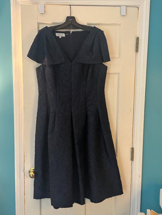 Rickie Freeman for Teri Jon Dresses & Skirts - Teri Jon Rickie Freeman Navy Jacquard Capelet Midi Dress Size 16